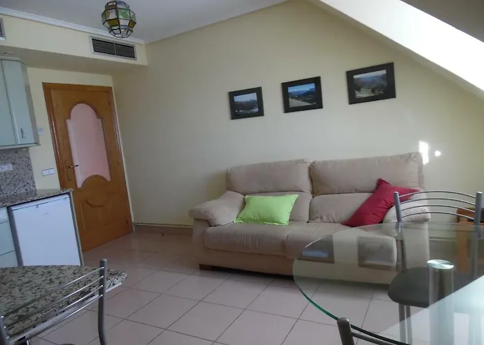 Edificio Aguilas * 아인사